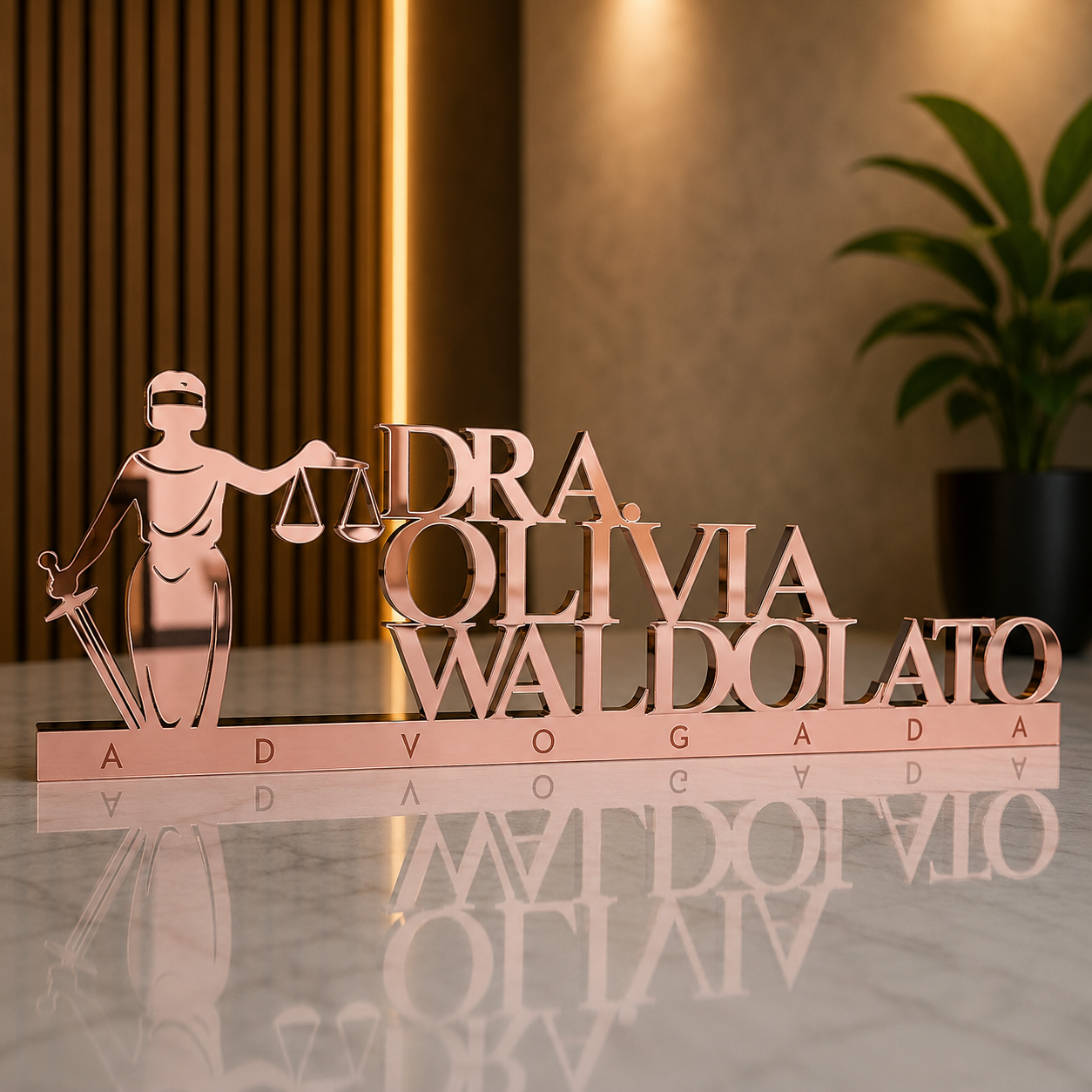 Letreiro de mesa em acrílico personalizado para advogados e escritórios de advocacia. Design elegante e profissional, produzido com corte a laser.