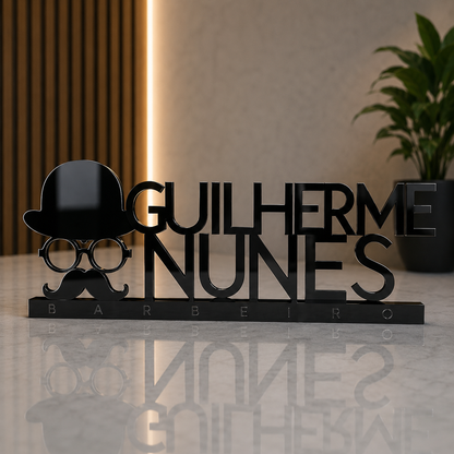 Letreiro de mesa para barbearia em acrílico personalizado. Destaque sua marca no balcão ou recepção com um design moderno, elegante e produzido a laser.