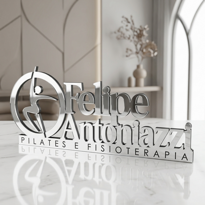 Letreiro de mesa em acrílico personalizado para fisioterapeutas e clínicas de fisioterapia. Ideal para recepções e consultórios. Produção com corte a laser.