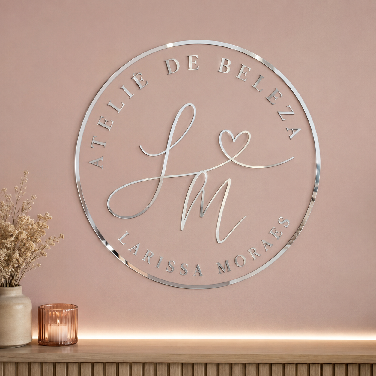 Letreiro de parede redondo em acrílico personalizado. Ideal para empresas, lojas, recepções, escritórios, consultórios, clínicas e também para ambientes residenciais.