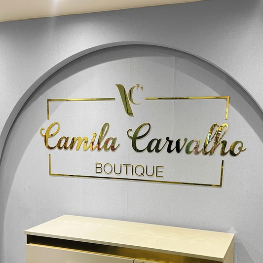 Letreiro de parede retangular em acrílico personalizado. Ideal para empresas, lojas, recepções, escritórios, consultórios, clínicas e também para ambientes residenciais.