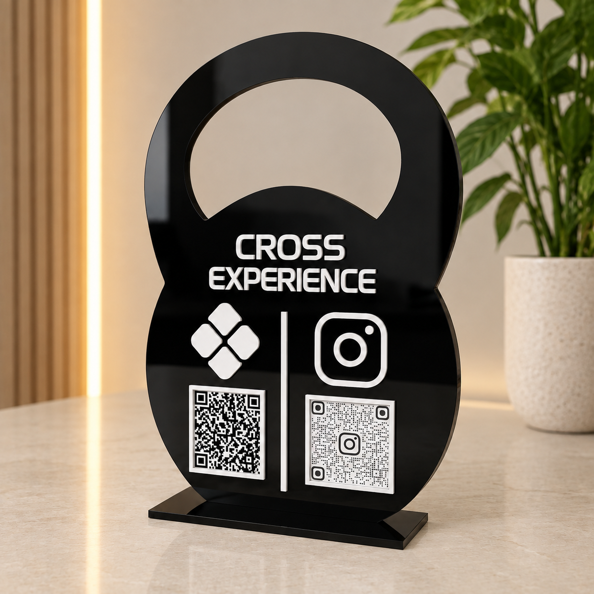 Placa Display 2 QR Code em acrílico musculação CrossFit personalizado com logotipo. Ideal para Pix, Instagram, WhatsApp, Wi-Fi, Google Avaliações e cardápios digitais. Compacta, moderna e produzida sob medida.