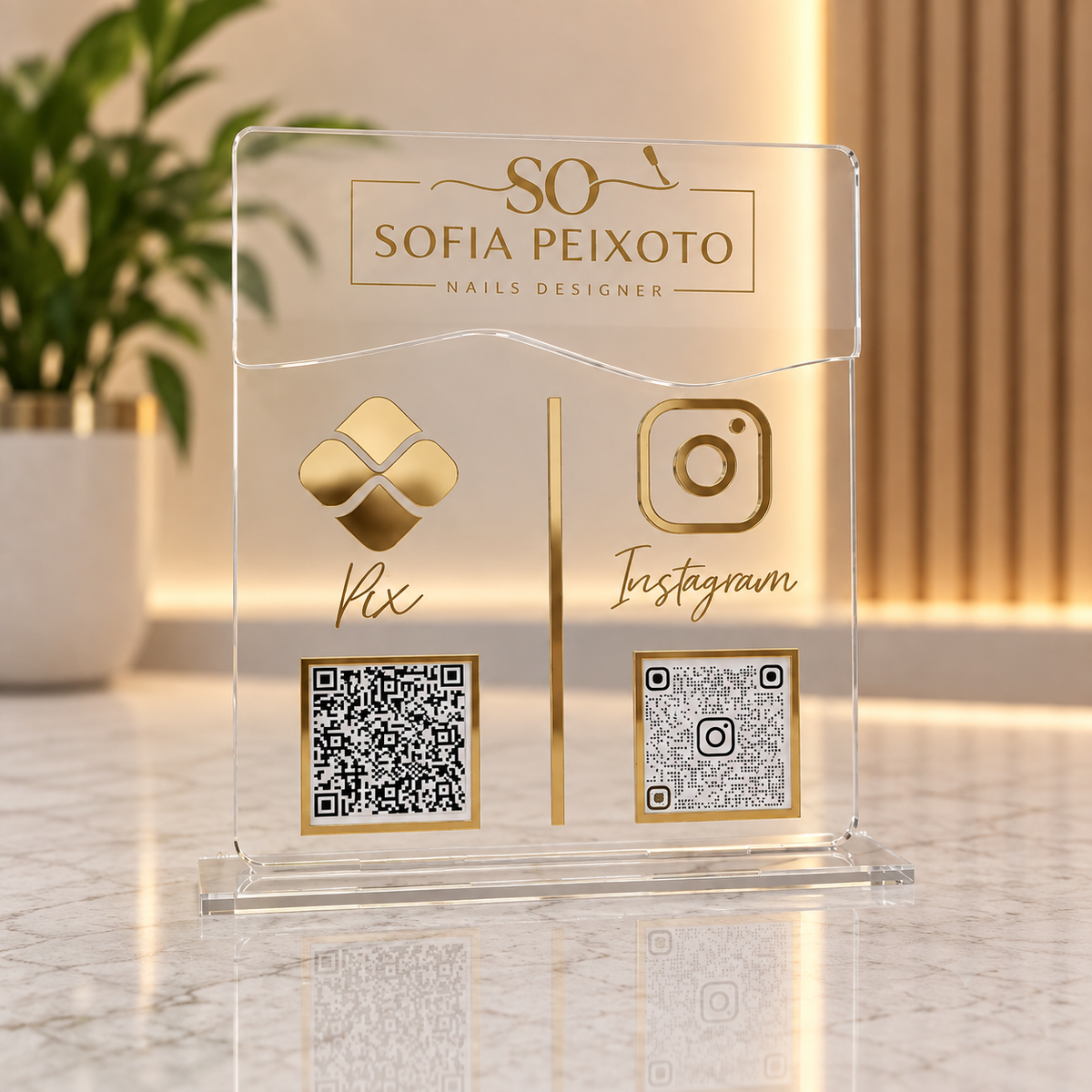 Placa Display 2 QR Code em acrílico gravação personalizada com logotipo. Ideal para Pix, Instagram, WhatsApp, Wi-Fi, Google Avaliações e cardápios digitais. Compacta, moderna e produzida sob medida.