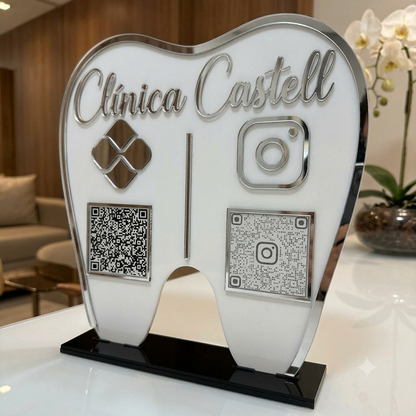Placa Display 2 QR Code em acrílico Odontologia Dentista personalizado com logotipo. Ideal para Pix, Instagram, WhatsApp, Wi-Fi, Google Avaliações e cardápios digitais.
