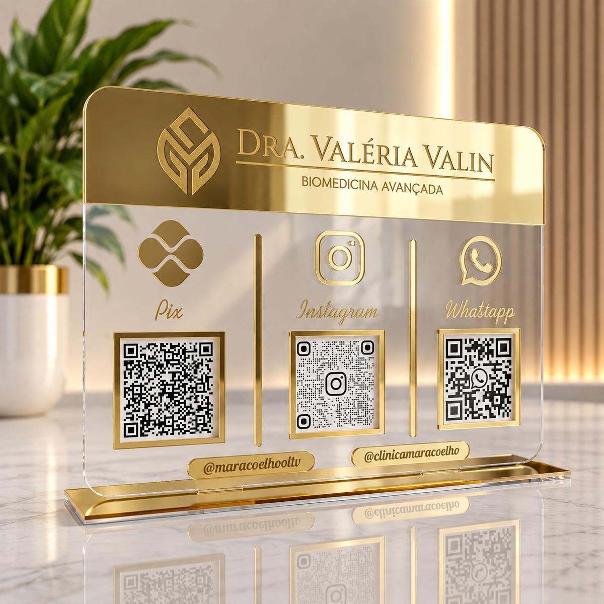 Placa Display 3 QR Code em acrílico gravação personalizada com logotipo