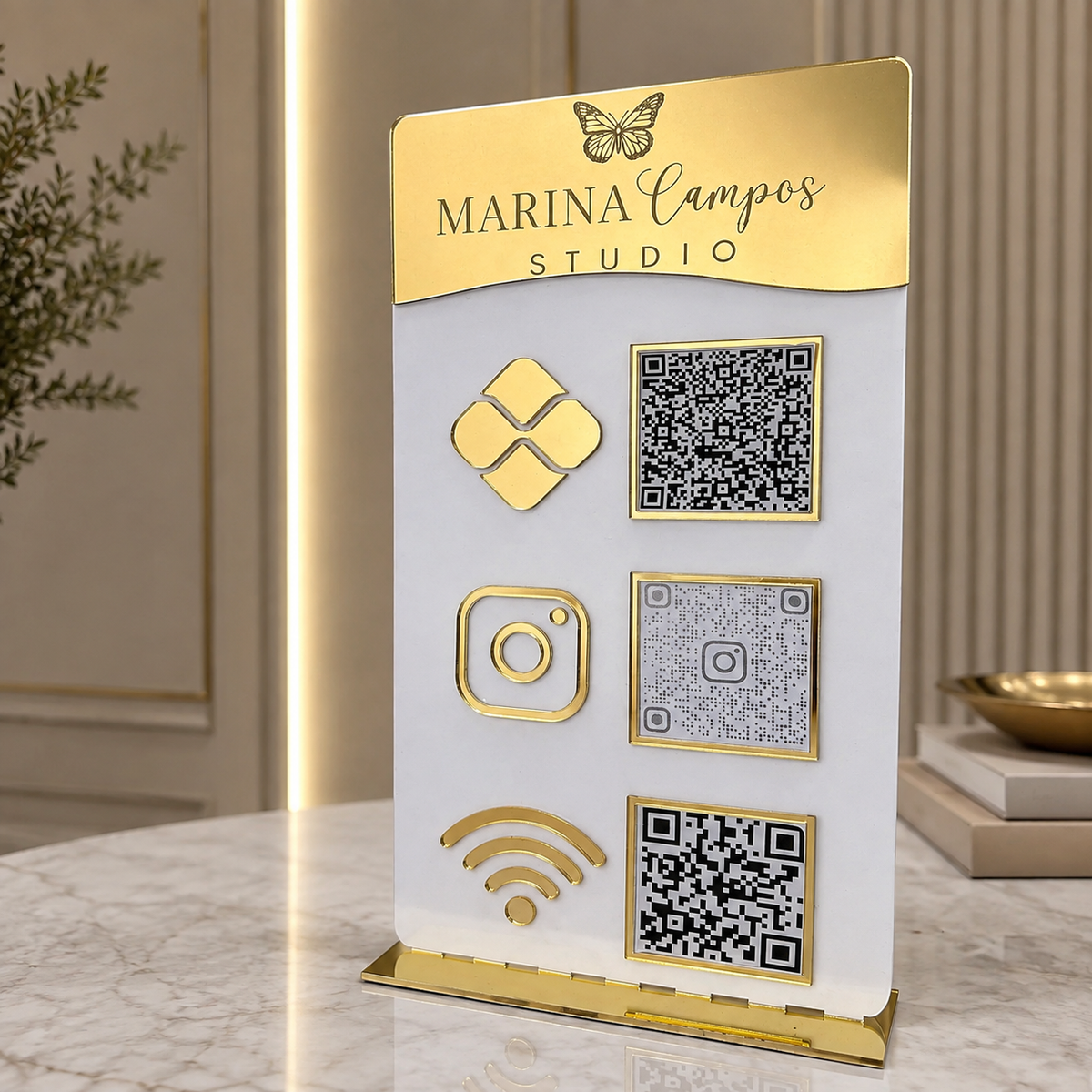 Placa Display 3 QR Code em acrílico gravação personalizada com logotipo. Ideal para Pix, Instagram, WhatsApp, Wi-Fi, Google Avaliações e cardápios digitais