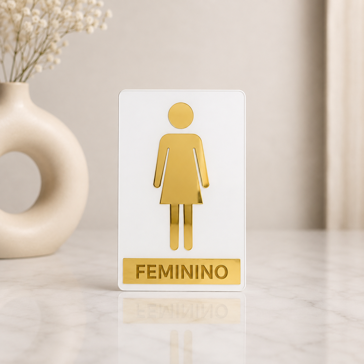 Placa de porta para banheiro 20x15cm cm em acrílico personalizado. Ideal para clínicas, empresas, consultórios, lojas e outros ambientes profissionais.
