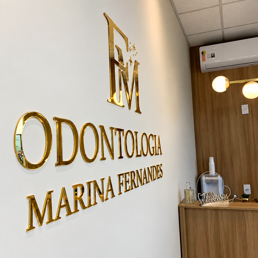 Letreiro de parede retangular em acrílico personalizado. Ideal para empresas, lojas, recepções, escritórios, consultórios, clínicas e também para ambientes residenciais.
